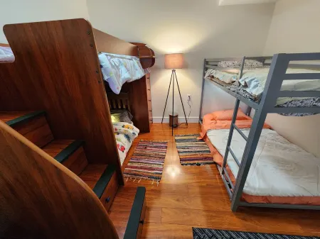 New build A-Frame house in tranquil Houghton Lake with WiFi, AC