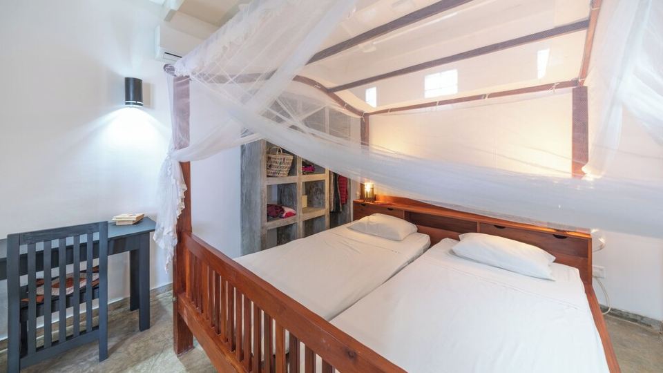Paradisiac front beach villa