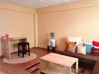 Cozy suburban apartment staycation