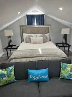 Spacious 4-bedroom house in charming Fayetteville with WiFi