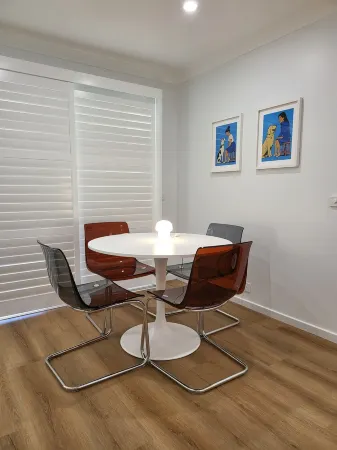 BJ Holiday House Отели рядом с достопримечательностью «Вайонг Олимпик Пул»