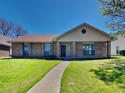Fabulous 3-bedroom house in Garland Hotels near One Eleven Ranch Park
