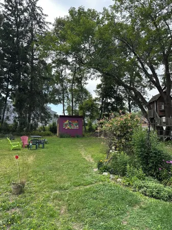 Captain's Guest Room w/Private Bath. Walk to Everything.