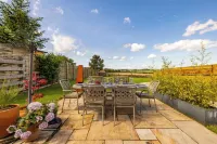 Luxurious Complex: 2 barns together edge of Frome