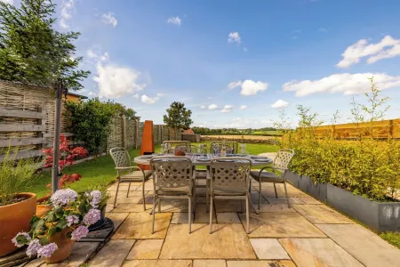 Luxurious Complex: 2 barns together edge of Frome