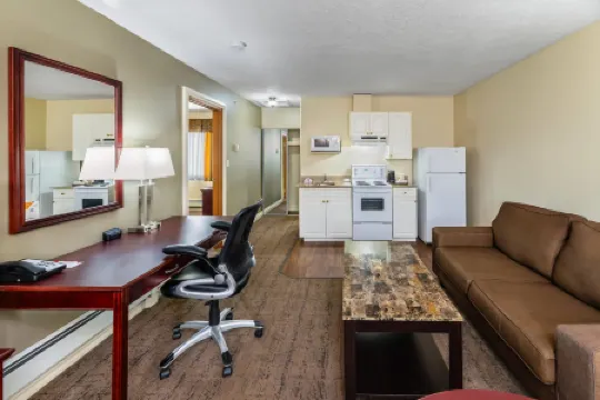 Econo Lodge Inn & Suites High Level