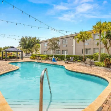 Quality Inn & Suites Tampa Near Fairgrounds and Casino Отели рядом с достопримечательностью «Гайд-парк»
