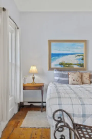 Historic Flat Best DT Location