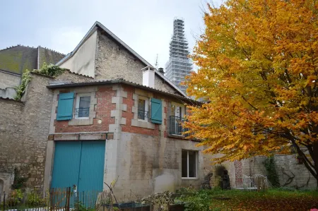 Gîte La Rose Trémière - Maison Avec Terrasse, Idéale Pour un Séjour en Famille