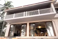 Palm Gardens : Beach View Villa Hotels in Malpe