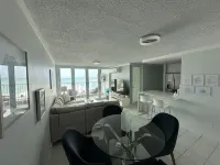 Deja Blue Beachfront Apartment