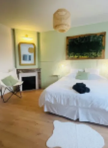 10-minute walk from the spa and train station, comfortable apartment.