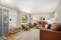 Winter Retreat-Close to Swiss Valley Ski & Trails