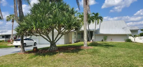 Fun Relaxing Riverfront Destination Home With Activities Hotels in Fort Myers Shores