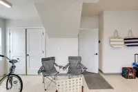 Riverfront Sheboygan Townhome w/ Grill! Hotels in Sheboygan