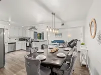 Elegant Hot tub l Fire Pit l BBQ l Oldtown Clovis