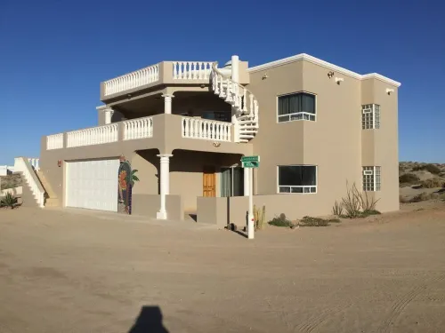 5 O'Clock Somewhere Beach House