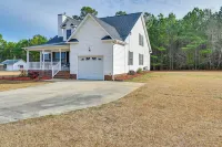 9 Mi to Dtwn: Greenville Home w/ Screened Patio! - 3-Star