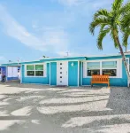 Charming Waterfront Cottage on peaceful Matlacha!  FULL RENOVATION DECEMBER 2024