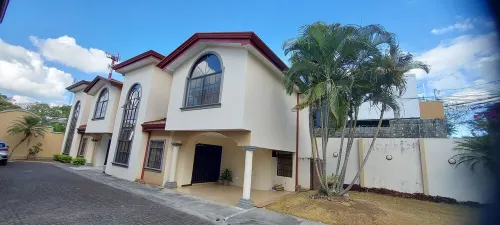 Awesome condo steps from Cariari golf Club, SJO airport and many restaurants