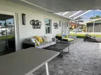 Punta Gorda 2/2, Designer Renovated Punta Gorda Home in Isles Yacht Club Marina