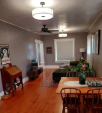 Inviting 2-bedroom, 1-bathroom house with large backyard and WiFi in Corvallis