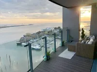 Kent Breath-Taking VIEW 2BD/2BA With Free Parking Hotels in Gillingham