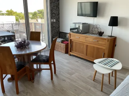 Appartement T2 Cabine en Résidence, 4 Personnes Отели в г. Фор-Маон-Пляж