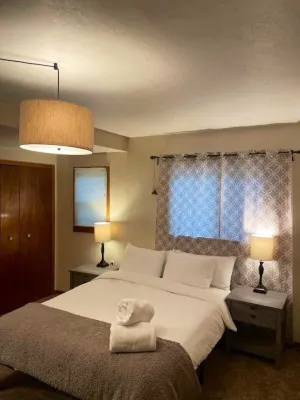 Cozy Cabin with Creek in Cascade-Chipita Park