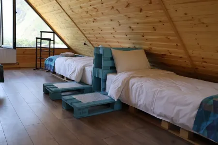 Mountain Serenity at cozy, Kazbegi Chalet