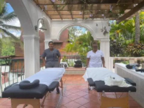 Mountain Luxury Retreat – 8-Bedroom Villa with Private Pool Hotels in Jarabacoa