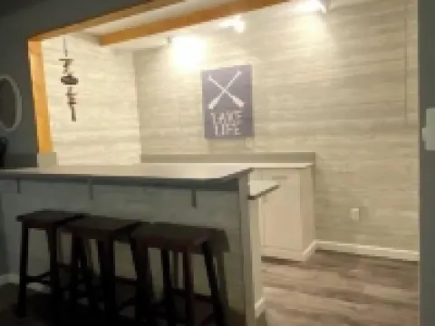 Cozy Okoboji Lake House, 2 blocks from attractions 阿諾茲帕克酒店