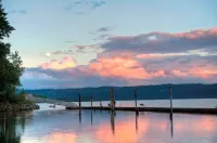 Charming 2 Bedroom Top Floor Duplex In Heart of Washougal Hotels in Washougal