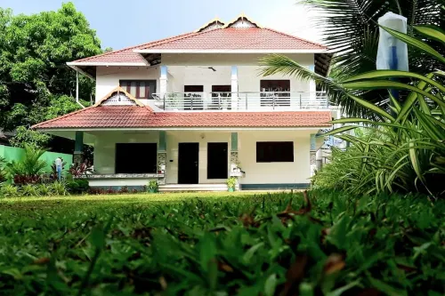 Abode Homestay Alappuzha / Near Omanapuzha Beach