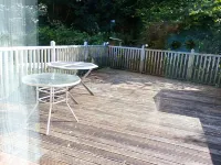 Kingfisher Cottage- river, rambling and relaxing, in a beautiful holiday park Hotels in 