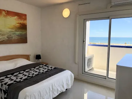BARCARESA-Apartment beautiful sea view swimming pool tennis mini golf parking wifi