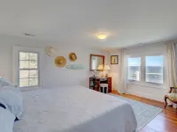 Charming Riverside Cottage w/Optional Guest House Hotels in Mathews County