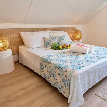 Villa fully equipped, for 8, swimming pool, 4 air-conditioned bedrooms