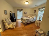 The Victorian @ Lake Cumberland - Beaver Creek, firepit, sleeps 18 - 3-Star