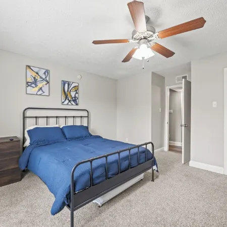Stylish 1BR + pool Walk to Bars & Bites in the heart of Addison