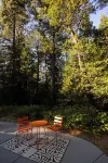 Secluded Forest Retreat, Saltwater Hot Tub, On-site Experiences, Minutes to Town
