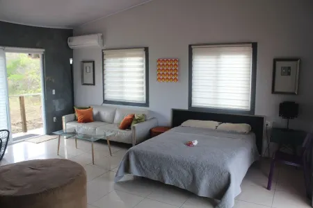 Surfhouse / Apartments Ocean Breeze and Ocean View