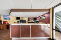Econo Lodge - 2-Star