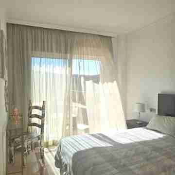 Front line golf San Roque old course apartment. Family and pet friendly Rooms