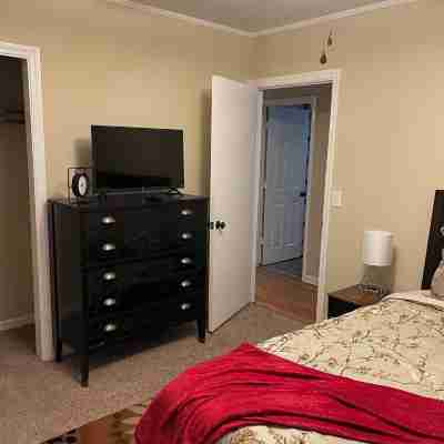 3-bedroom house in delightful Macon with WiFi, AC Rooms