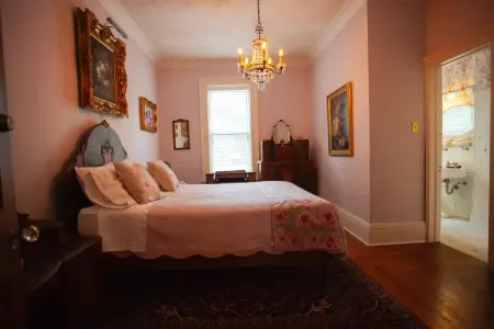 The Butchart Estate: heritage mansion by Georgian Bay