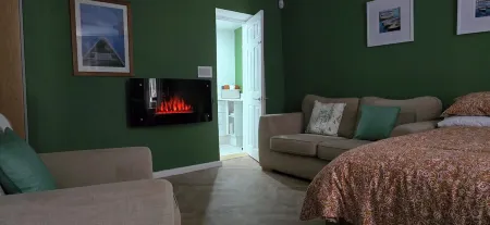 Charming 1-bedroom chalet in fabulous Gwaelod-y-garth with WiFi Отели в г. Gwaelod-y-garth