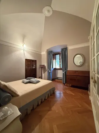 Top floor in historic building in downtown Prato, with garage within walking distance