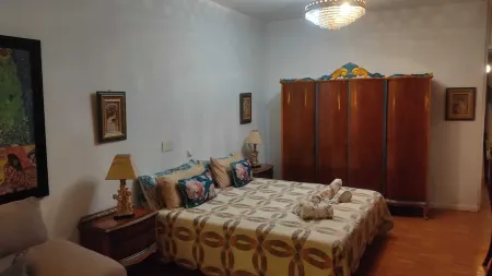 Boutique Carthago Modernista, con Techos Altos y Decorativos Отели рядом с достопримечательностью «Escultura de Carlos III»