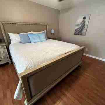 1/1 condo located on Lk Lulu. 7 minutes from Legoland. access to hwy 27, 17 & I4 Rooms